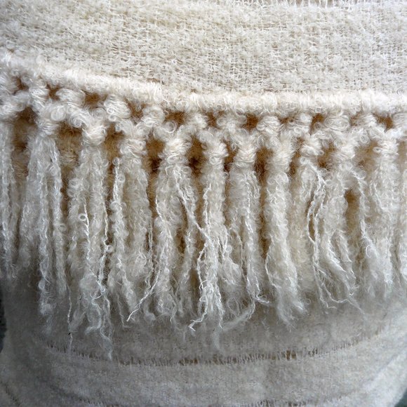 Vintage AU TERROIR cream / beige scarf, Canada - Picture 7 of 7
